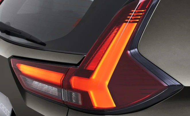 1660190426-new-rear-stoplamp-xpandercross-at-2xjpg-optimized